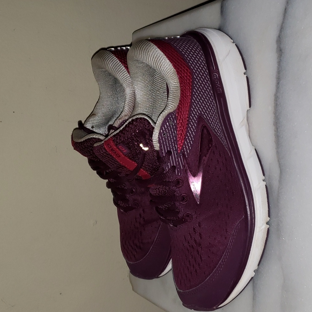 Brooks Dyad 10